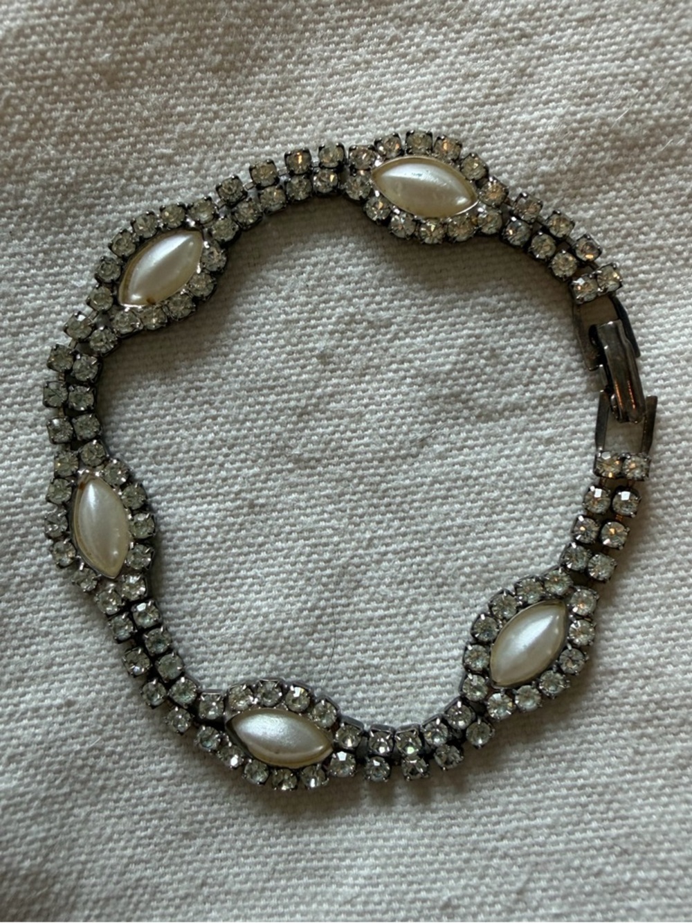 Beautiful Vintage Pearl Marquis Cabochon & Rhinestone Bracelet Bling Sparkle